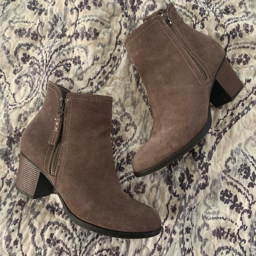 Skechers booties
